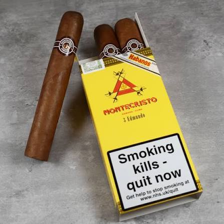 Montecristo Edmundo single Cuban cigar 5⅓ inch 52 ring gauge